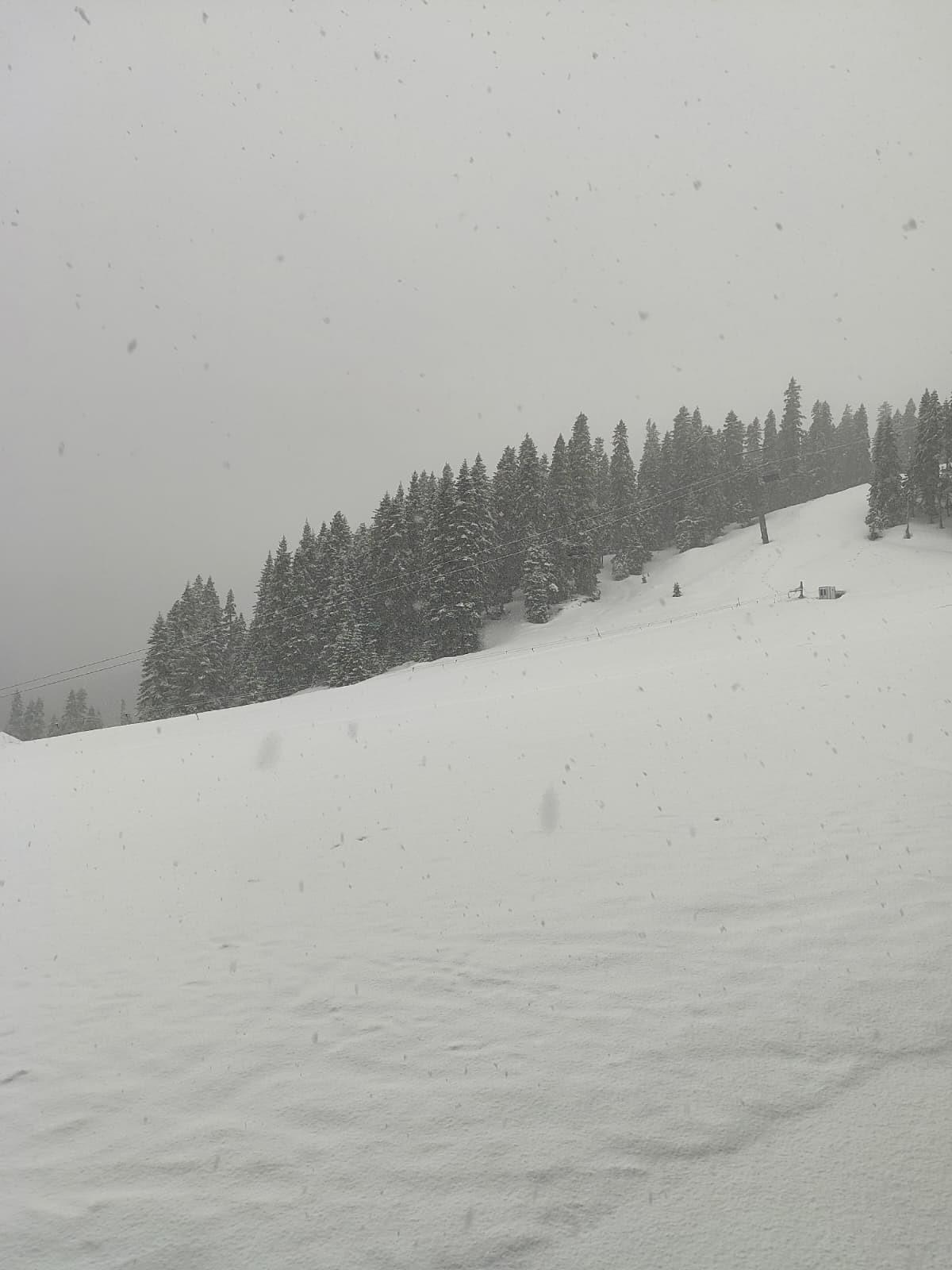 İlkbahar yerini kışa bıraktı, turizm şehri beyaza b&uuml;r&uuml;nd&uuml; 1