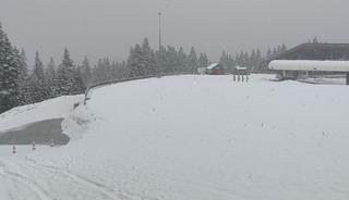 İlkbahar yerini kışa bıraktı, turizm şehri beyaza b&uuml;r&uuml;nd&uuml;