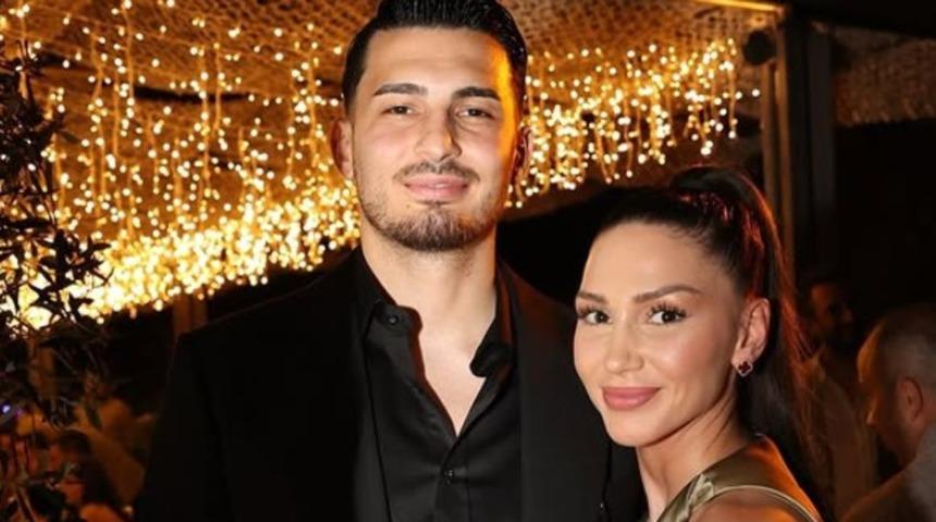 Uğurcan &Ccedil;akır'ın eşi K&uuml;bra &Ccedil;akır kendisine gelen mesajları ifşa etti! 'Bu son nokta' deyip paylaştı