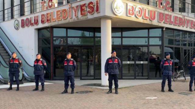 CHP'li Bolu Belediyesi'ne operasyon! Ekipler binada arama yapıyor