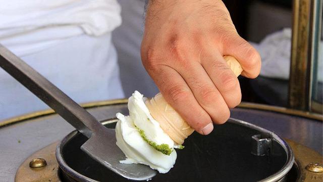 Dünyanın En İyi 100 Tatlısı Kahramanmaraş'ta tepki çekti!