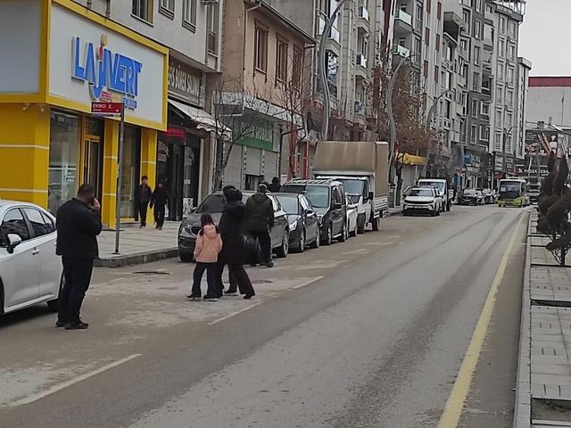 Van Tuşba'da 5,2 b&uuml;y&uuml;kl&uuml;ğ&uuml;nde deprem!