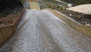 Baraj maksimuma ulaştı, kapaklar a&ccedil;ıldı!  Su tahliyesi başladı