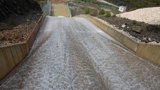 Baraj doldu maksimuma ulaştı, kapaklar açıldı: Su tahliyesi başladı