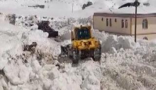 Nemrut&rsquo;ta kar 5 metreyi buldu