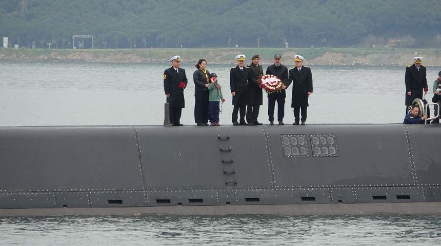 Dumlupınar Denizaltısı şehitleri anıldı