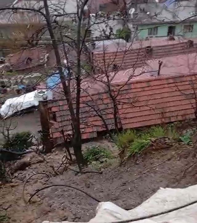 Aydın da sağanak; istinat duvarı &ccedil;&ouml;kt&uuml;, bazı evleri su bastı 2