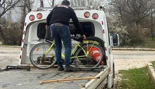 Isparta&rsquo;da kazada 83 yaşındaki bisikletli ağır yaralandı