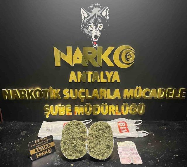 İl emniyet m&uuml;d&uuml;r&uuml;n&uuml;n y&ouml;nettiği operasyonda &ccedil;ok miktarda uyuşturucu madde ele ge&ccedil;irildi 7
