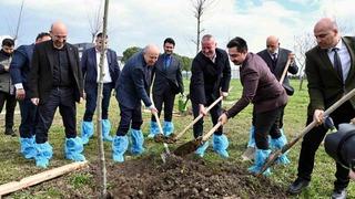 Bursa’nın fethinin 700’üncü yılında Karacabey’de fidanlar toprakla buluştu