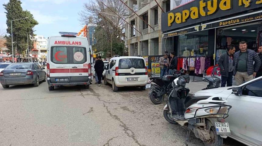 Motosikletin &ccedil;arptığı yaya yaralandı