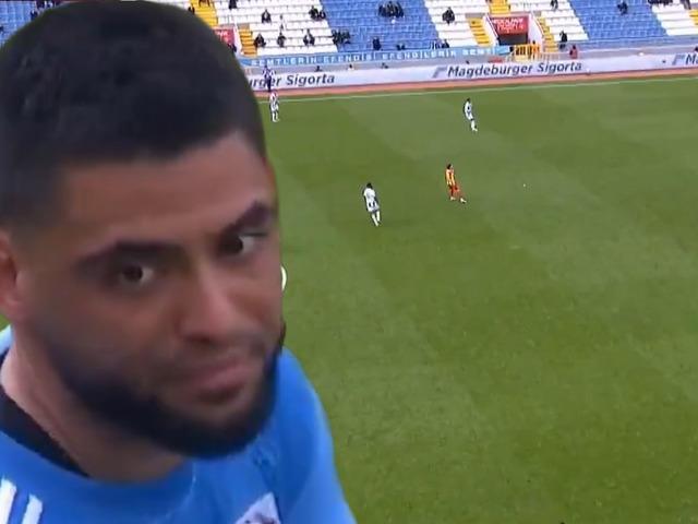 Kasımpaşa kalecisi Gianniotis kaleden kaleye gol attı! Milyonda bir yaşanacak olay