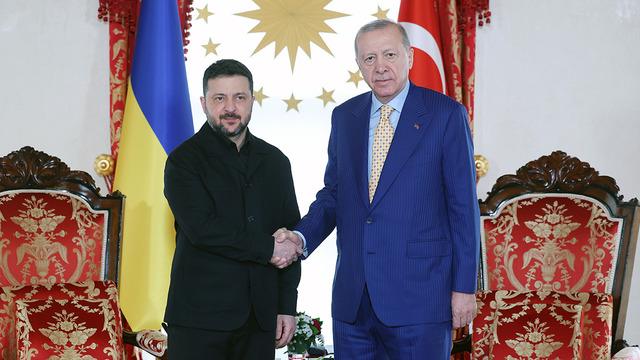 Cumhurbaşkanı Erdoğan, Ukrayna Devlet Başkanı Zelenskiy ile bir araya geldi