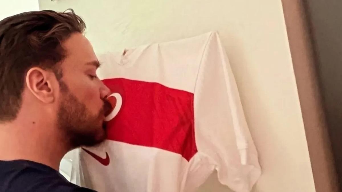 Tarkan müjdeyi verdi! Milli marş geliyor: "Uçakta bir şeyler oldu..." 2