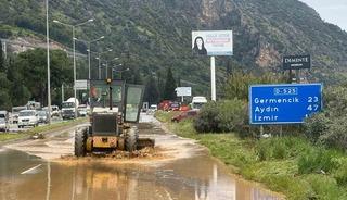 Aşırı yağışlar S&ouml;ke&rsquo;de hayatı olumsuz etkiliyor