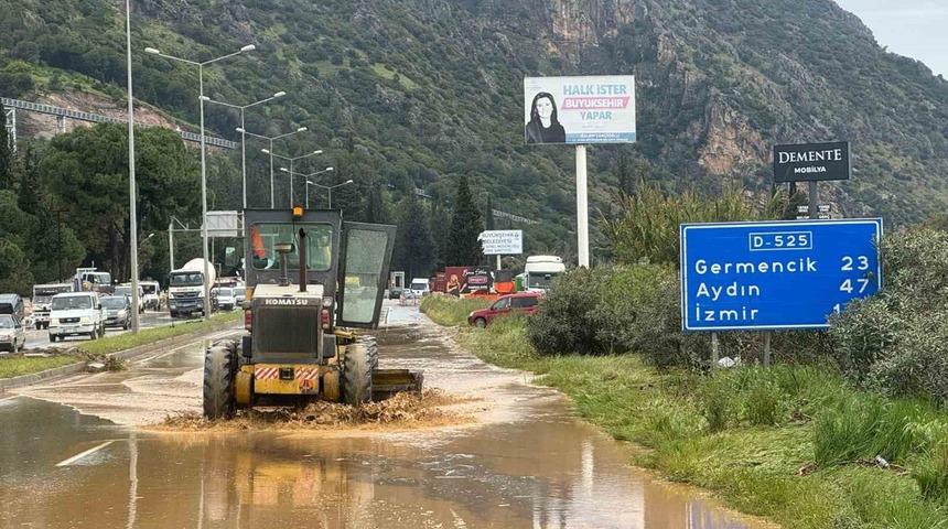 Aşırı yağışlar S&ouml;ke&rsquo;de hayatı olumsuz etkiliyor