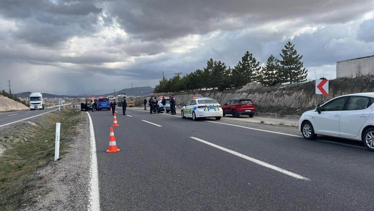 Otomobil ile tır &ccedil;arpıştı: 2 yaşındaki &ccedil;ocuk hayatını kaybetti 1