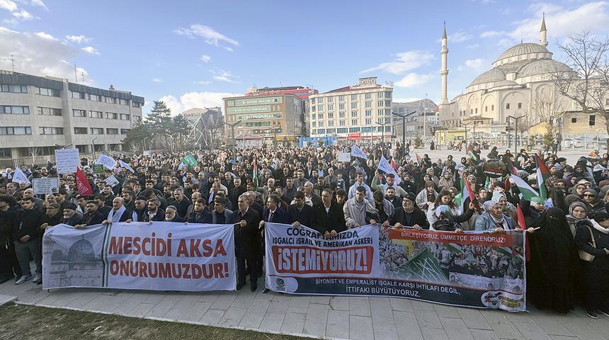 Van'da Gazze'ye destek y&uuml;r&uuml;y&uuml;ş&uuml;: "Saldırıları ve katliamları lanetlemek i&ccedil;in buradayız"