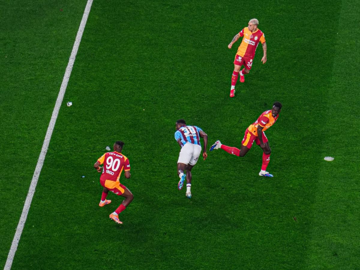 Uğurcan Çakır dan Trabzonspor maçında kötü rekor! Henüz üçüncü dakikada bu sezon bir ilk yaşadı 1