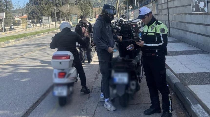 Manisa&rsquo;da motosiklet denetimi: 540 s&uuml;r&uuml;c&uuml;ye, 3 milyon 800 bin TL ceza