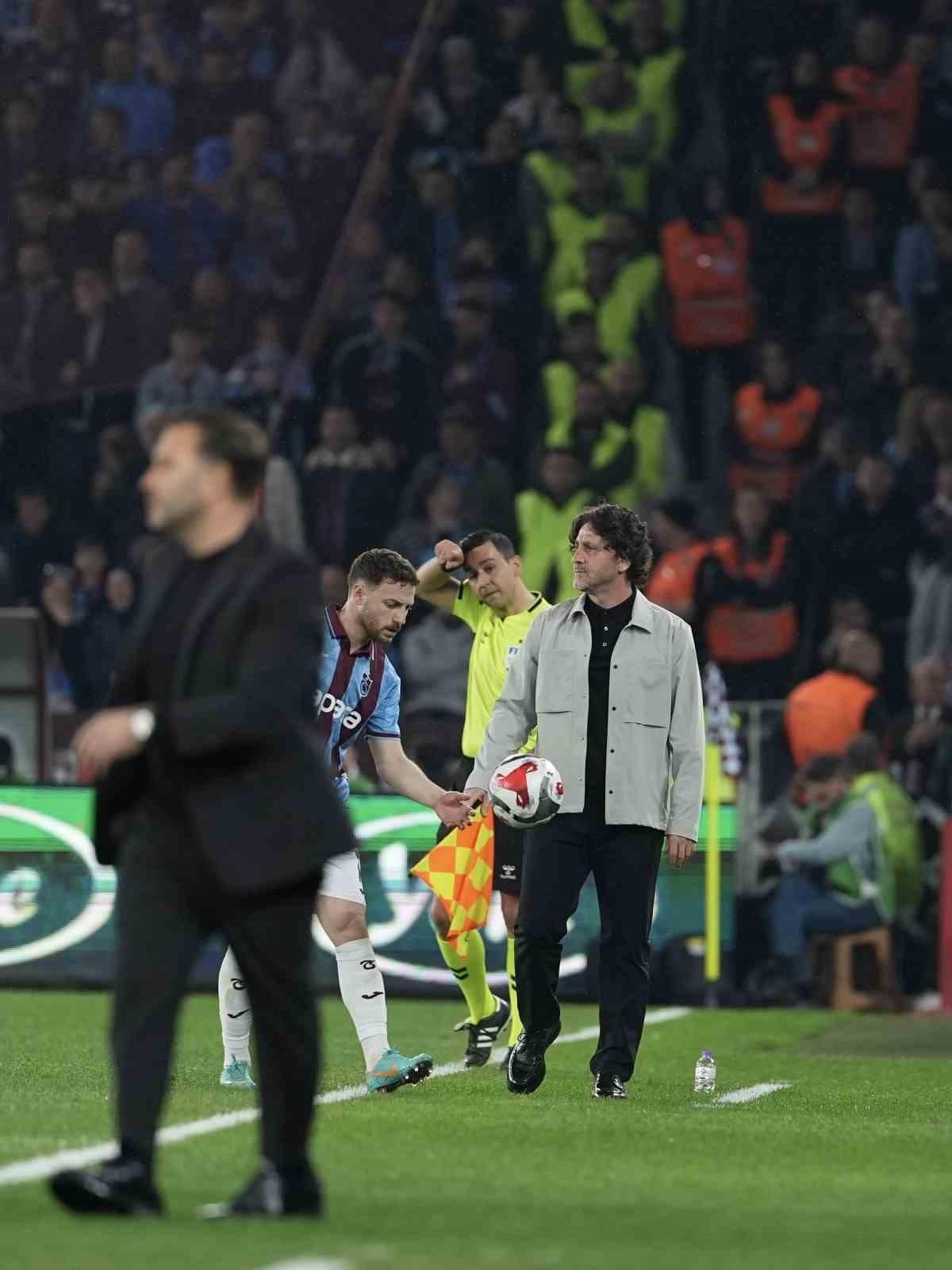 Derbi sonrası Galatasaraylı ismi yerden yere vurdu! "Sahada utanması gereken bir adam var..." 4