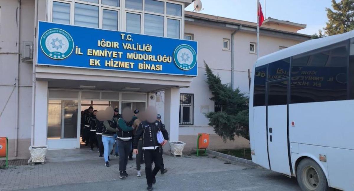 Iğdır da zehir tacirlerine darbe: 12 adrese operasyon, 9 tutuklama 2