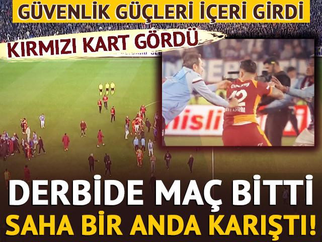 Trabzonspor - Galatasaray ma&ccedil;ı sonrası saha karıştı! Abd&uuml;lkerim Bardakcı'yı zor tuttular