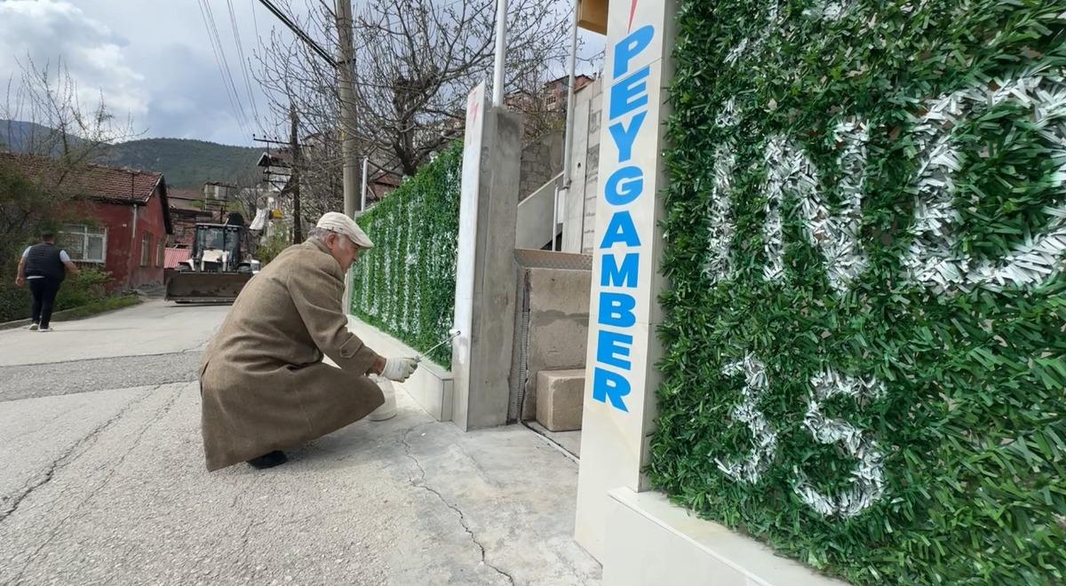 Yer: Karab&uuml;k! Kendisini  Mesih  ilan etti: Evine yazdığı yazılar ekipleri harekete ge&ccedil;irdi 1