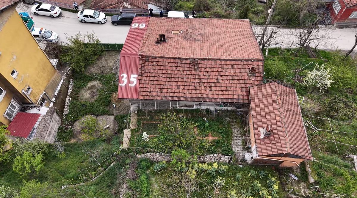 Yer: Karab&uuml;k! Kendisini  Mesih  ilan etti: Evine yazdığı yazılar ekipleri harekete ge&ccedil;irdi 3