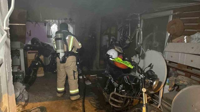 Yanan elektrik kablosu korkuttu 1