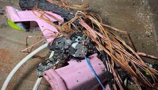 Yanan elektrik kablosu korkuttu