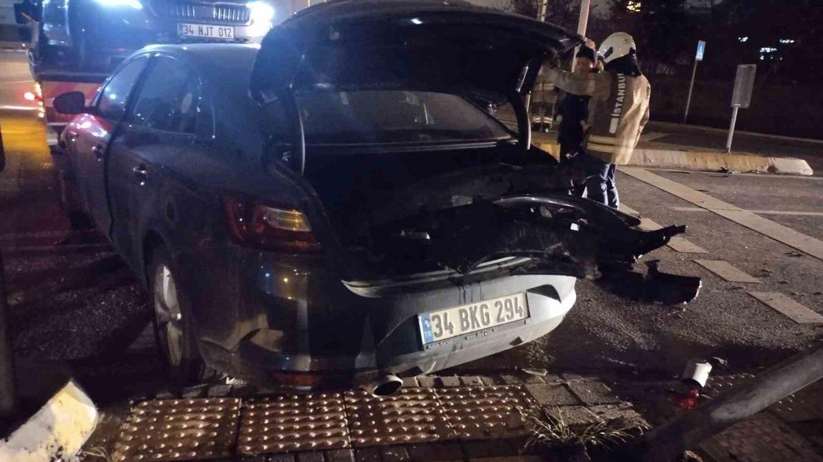Kartal’da iki otomobil çarpıştı: 2 yaralı