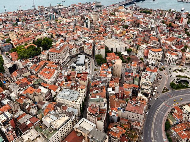 Fiyat farkı y&uuml;zde 10'u buldu: Konut piyasasında yeni dinamik 