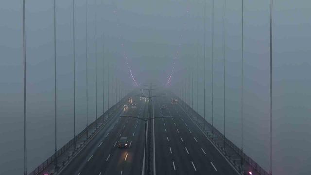 İstanbul Boğazı&rsquo;nda sis etkili oldu 2