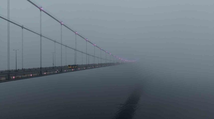 İstanbul Boğazı&rsquo;nda sis etkili oldu