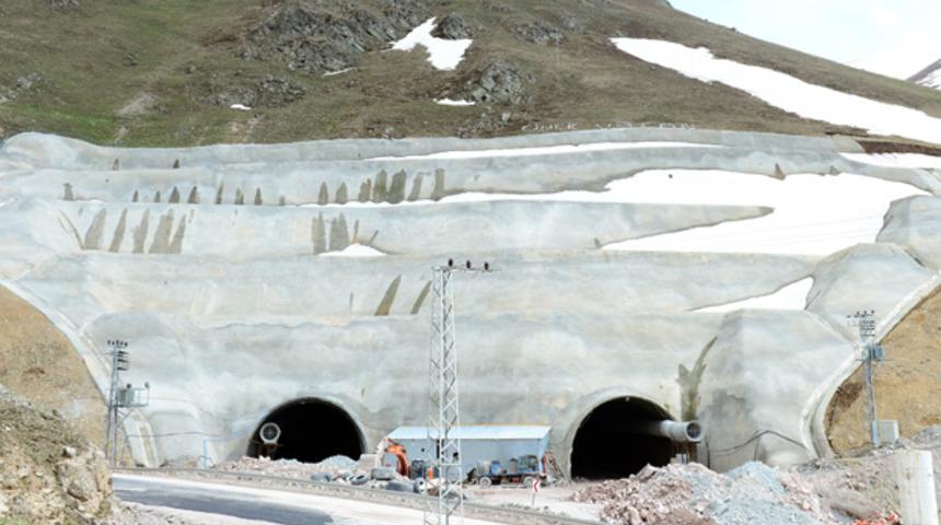 Eğribel Tüneli'nde ışığa 50 metre kaldı