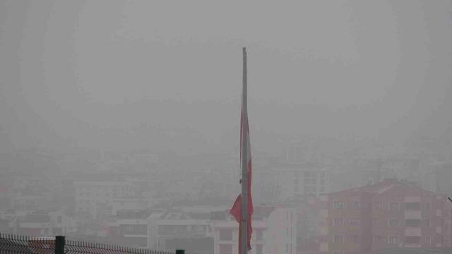 Anadolu Yakası’nda yoğun sis etkili oldu: Görüş mesafesi düştü, sürücüler zor anlar yaşadı 2