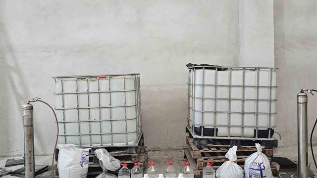 Adana’da sahte alkol operasyonu: 1 ton etil alkol ele geçirildi