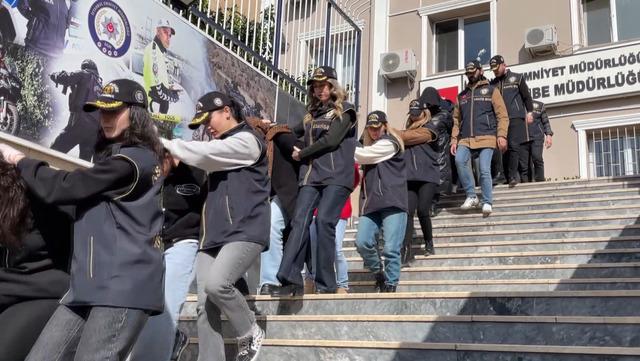 İnternetteki eskort sitelerini kullanıyorlardı! İstanbul ve İzmir de fuhuşçular neye uğradığını şaşırdı 10