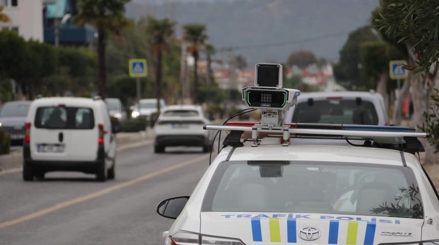 D&uuml;zce&rsquo;de hızlı s&uuml;r&uuml;c&uuml;ler radara yakalandı