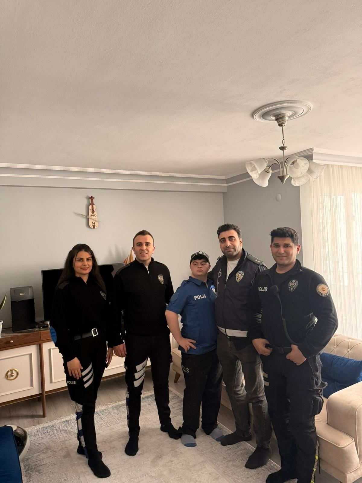 Oğlunun en büyük İsteğini CİMER’e yazdı! Çekmeköy İlçe Emniyeti Melik için teyakkuza geçti 3