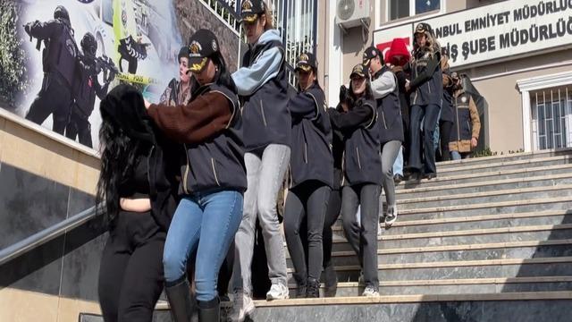 İnternetteki eskort sitelerini kullanıyorlardı! İstanbul ve İzmir'de fuhuşçular neye uğradığını şaşırdı