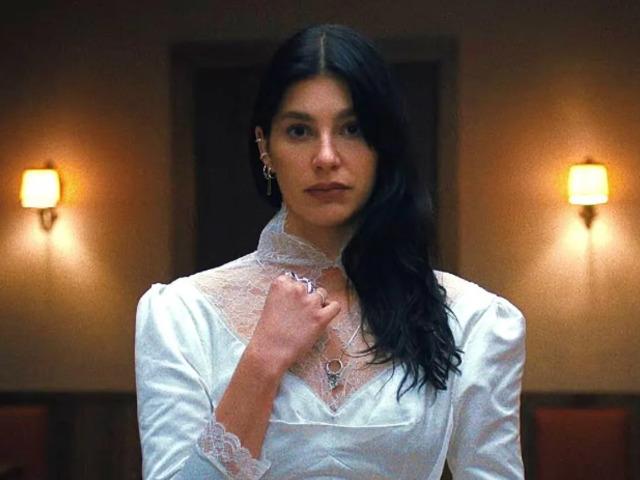 Netflix dizisiyle zirvede! Eski aşkı tanıdık &ccedil;ıktı