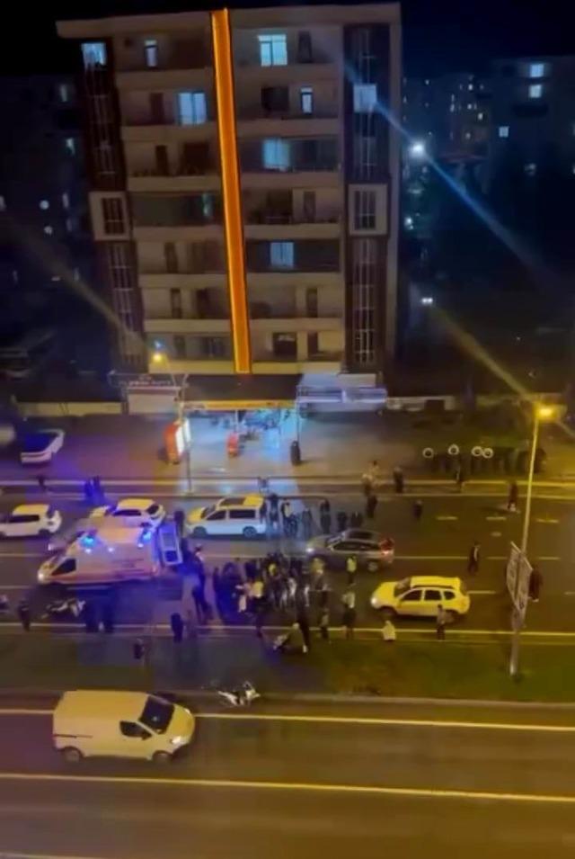 Diyarbakır&rsquo;da otomobil motosiklete &ccedil;arptı: 1 yaralı 2