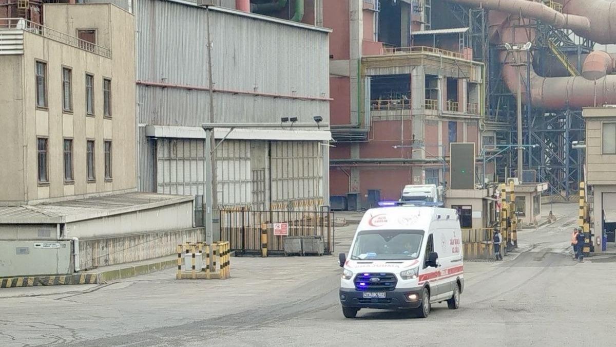 Kocaeli'de fabrikada yüksekten düşen 4 işçi yaralandı