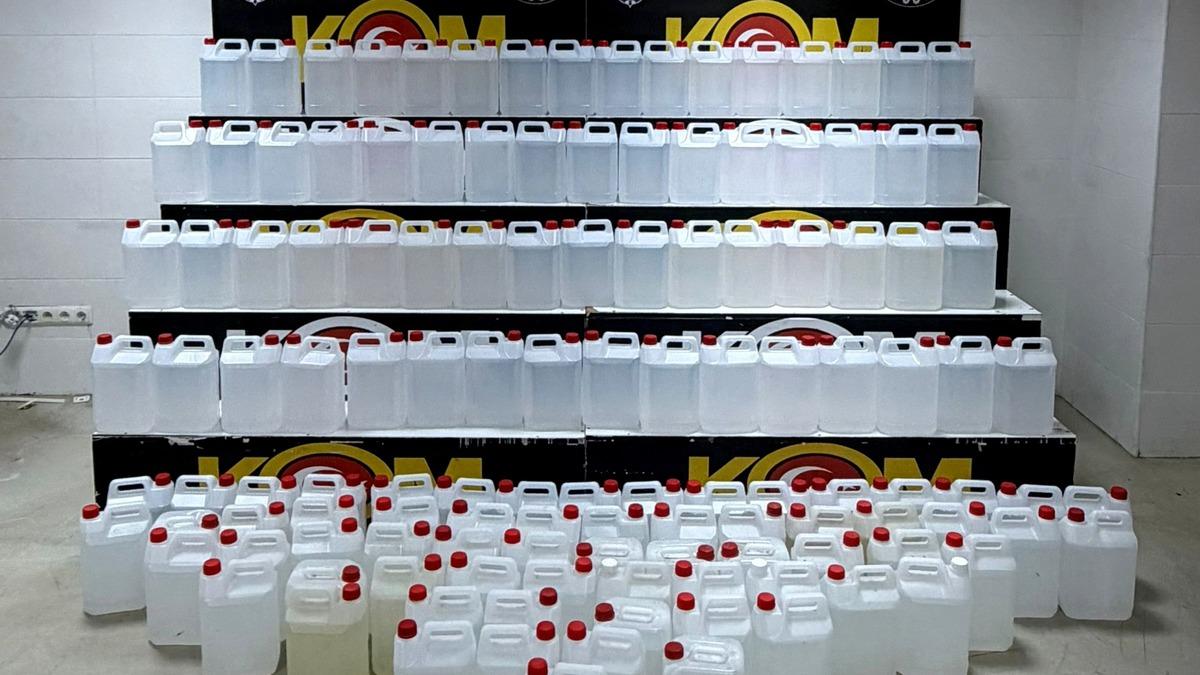 Adana'da kaçak 1865 litre etil alkol ele geçirildi