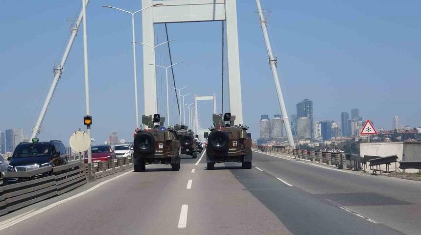 İstanbul&rsquo;da Polis Haftası coşkusu: 15 Temmuz Şehitler K&ouml;pr&uuml;s&uuml;&rsquo;nden Sultanahmet&rsquo;e g&ouml;rkemli kortej