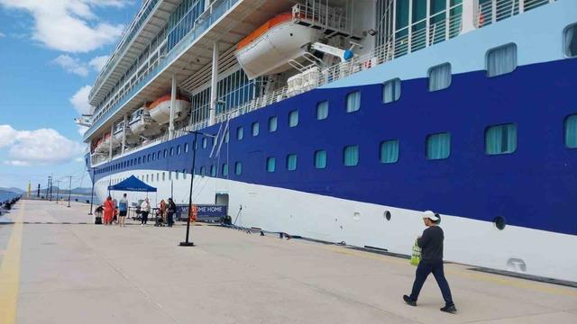 Sezonun ikinci kuruvaziyer gemisi Bodrum’a geldi 2