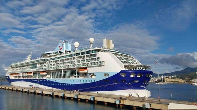 Sezonun ikinci kuruvaziyer gemisi Bodrum’a geldi 1