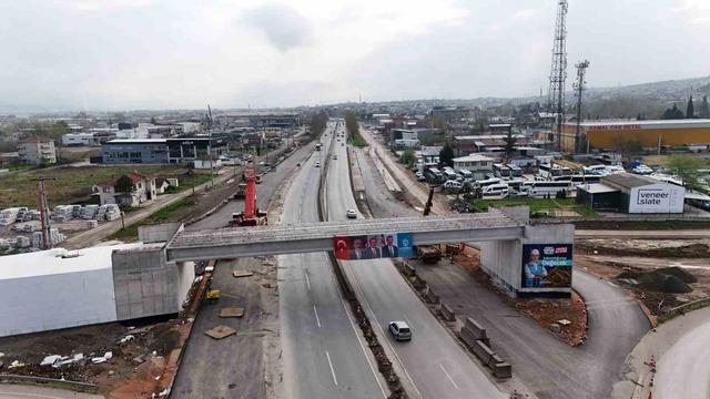 Kocaeli’de 700 tonluk vinçle 9 saatlik gece operasyonu 6